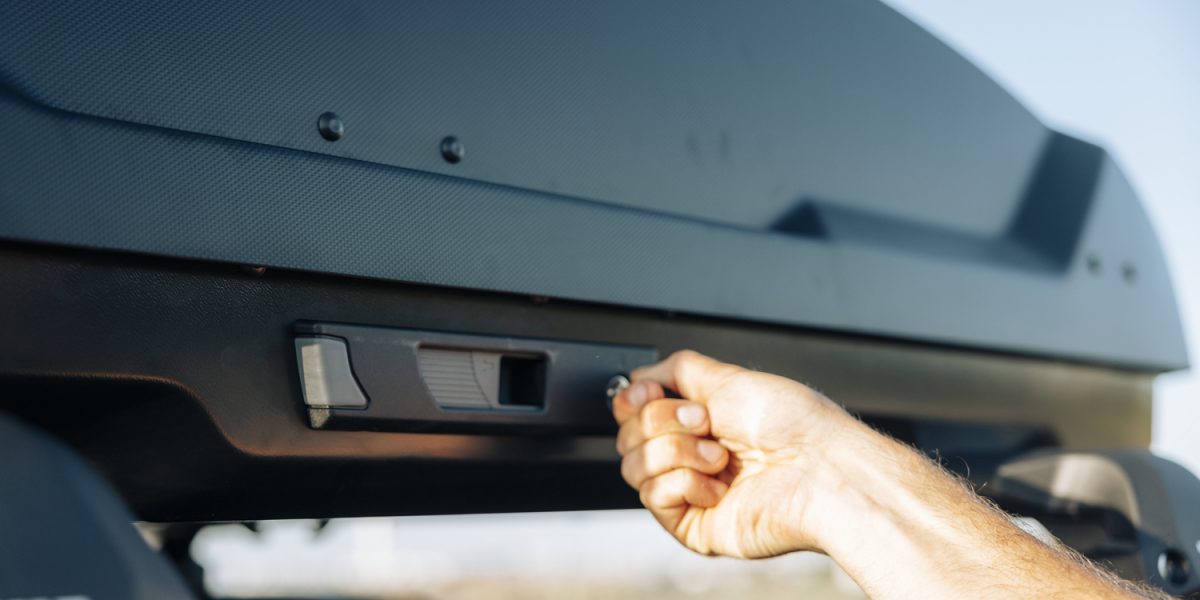 Dachbox richtig pflegen & reinigen: Profi-Tipps von Up&Drive